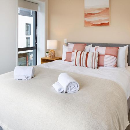 Modern City Lifestyle: 2 Bedroom 1 Bath Christchurch Eksteriør billede