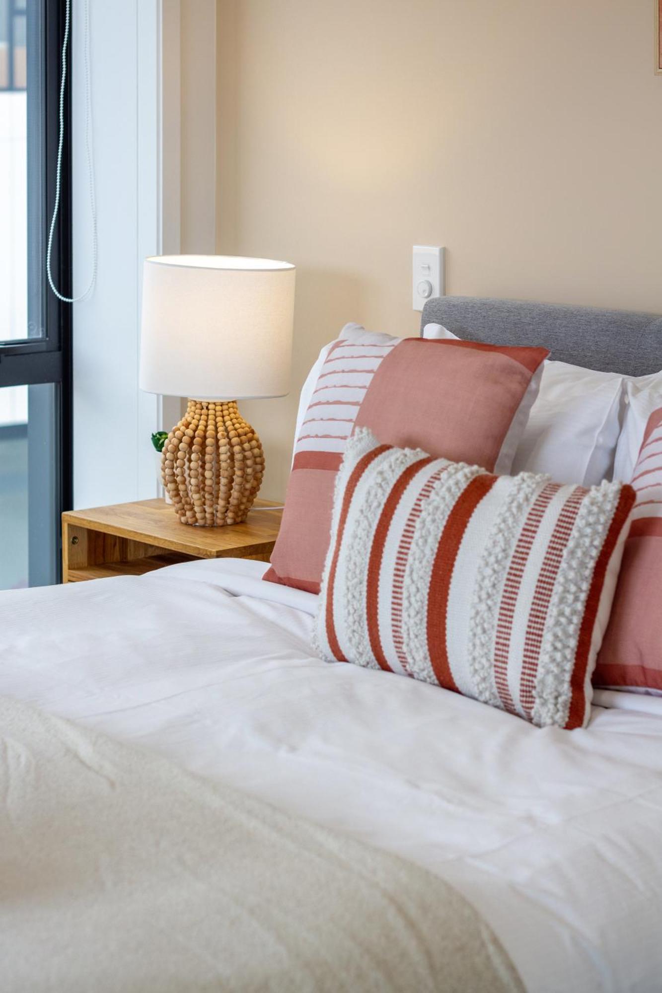 Modern City Lifestyle: 2 Bedroom 1 Bath Christchurch Eksteriør billede