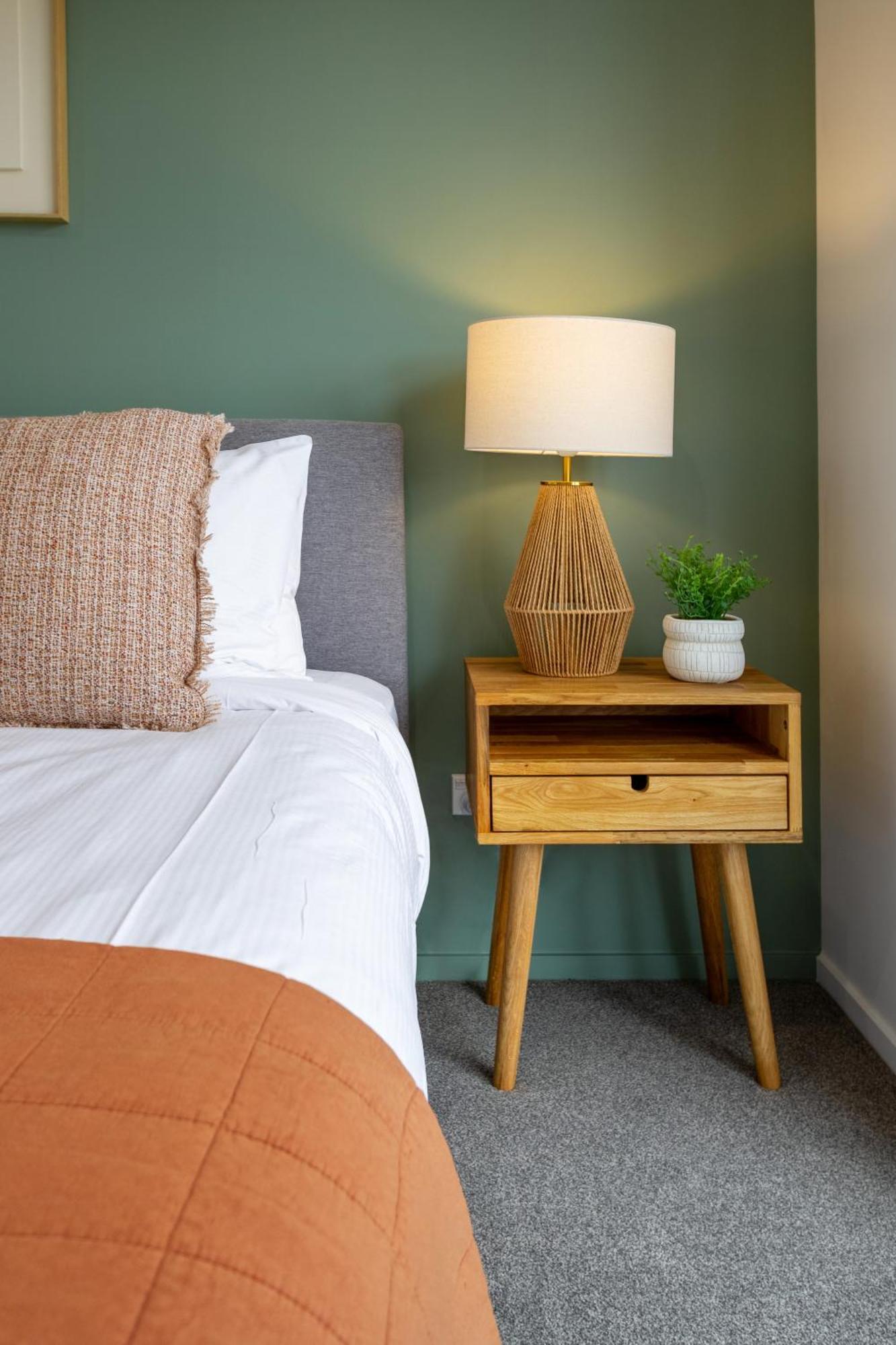 Modern City Lifestyle: 2 Bedroom 1 Bath Christchurch Eksteriør billede