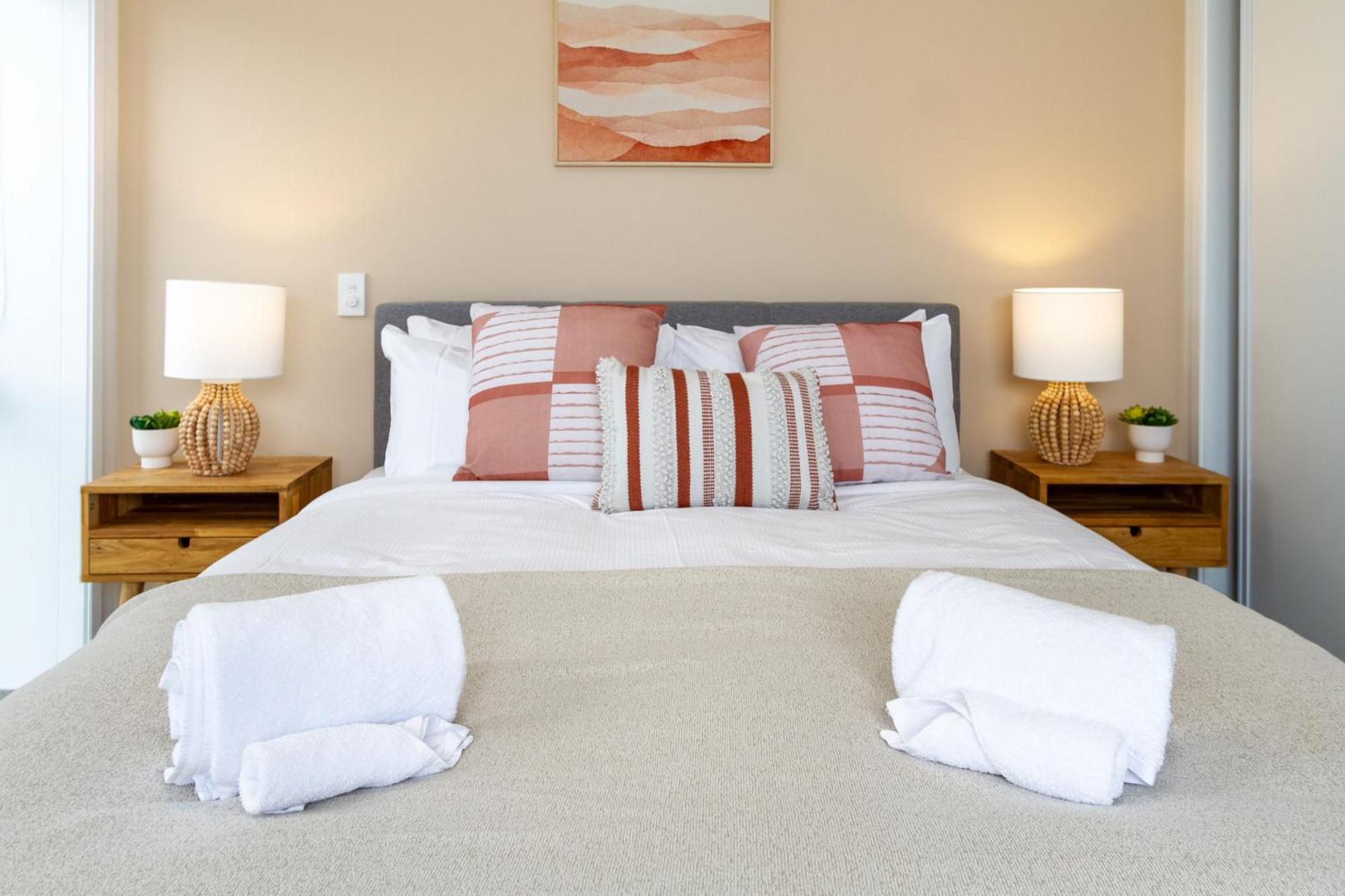 Modern City Lifestyle: 2 Bedroom 1 Bath Christchurch Eksteriør billede