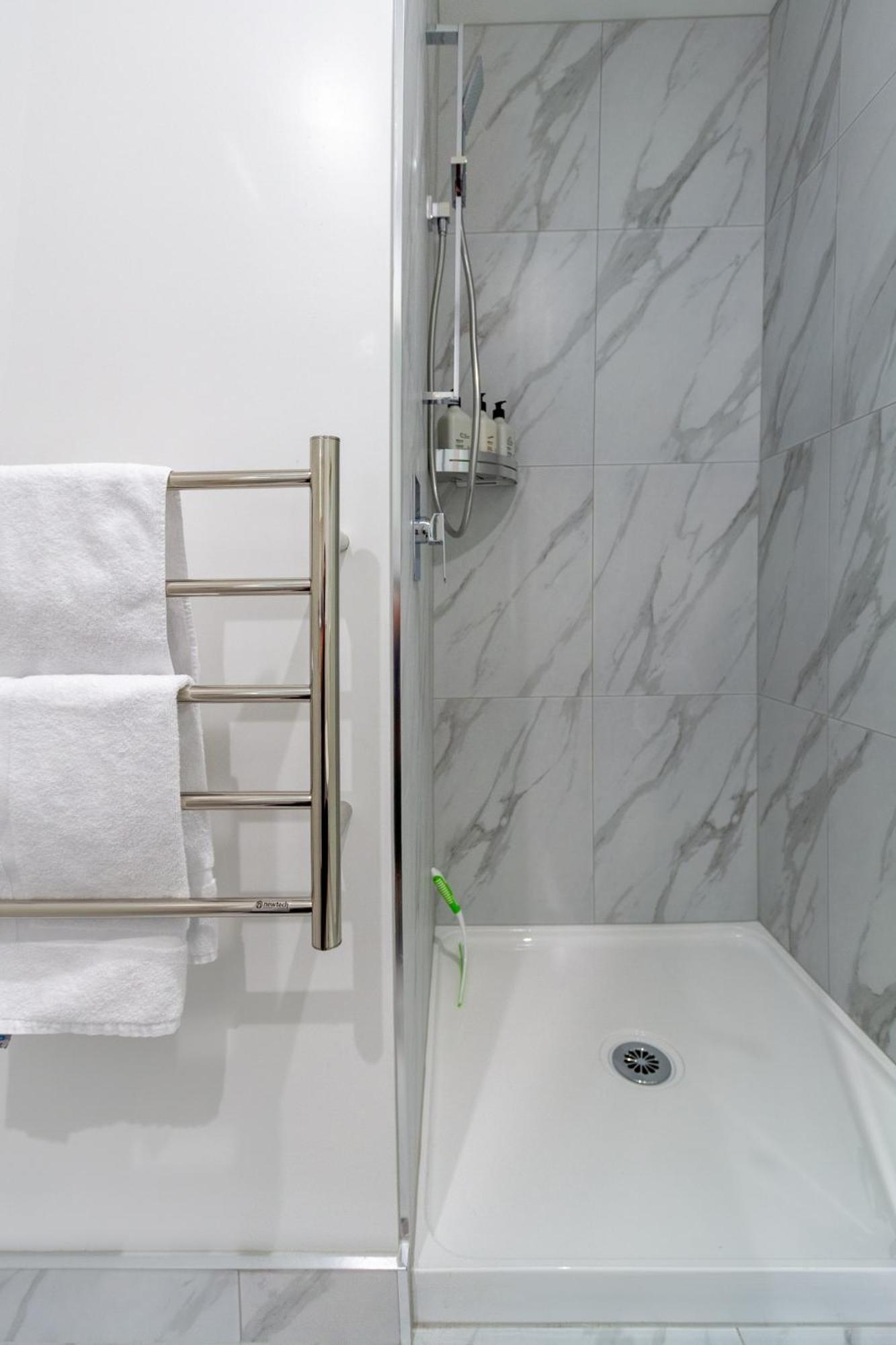 Modern City Lifestyle: 2 Bedroom 1 Bath Christchurch Eksteriør billede