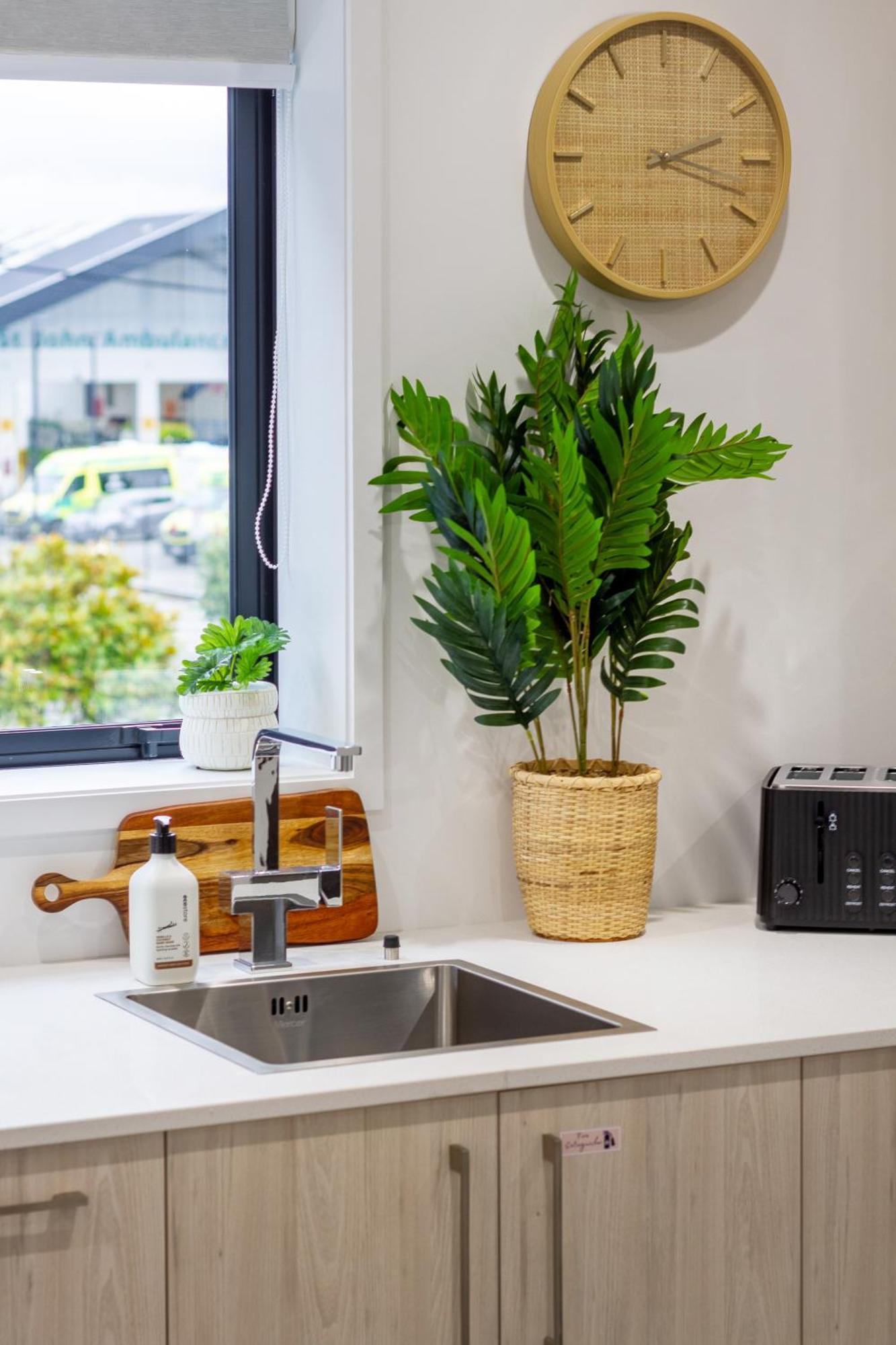 Modern City Lifestyle: 2 Bedroom 1 Bath Christchurch Eksteriør billede