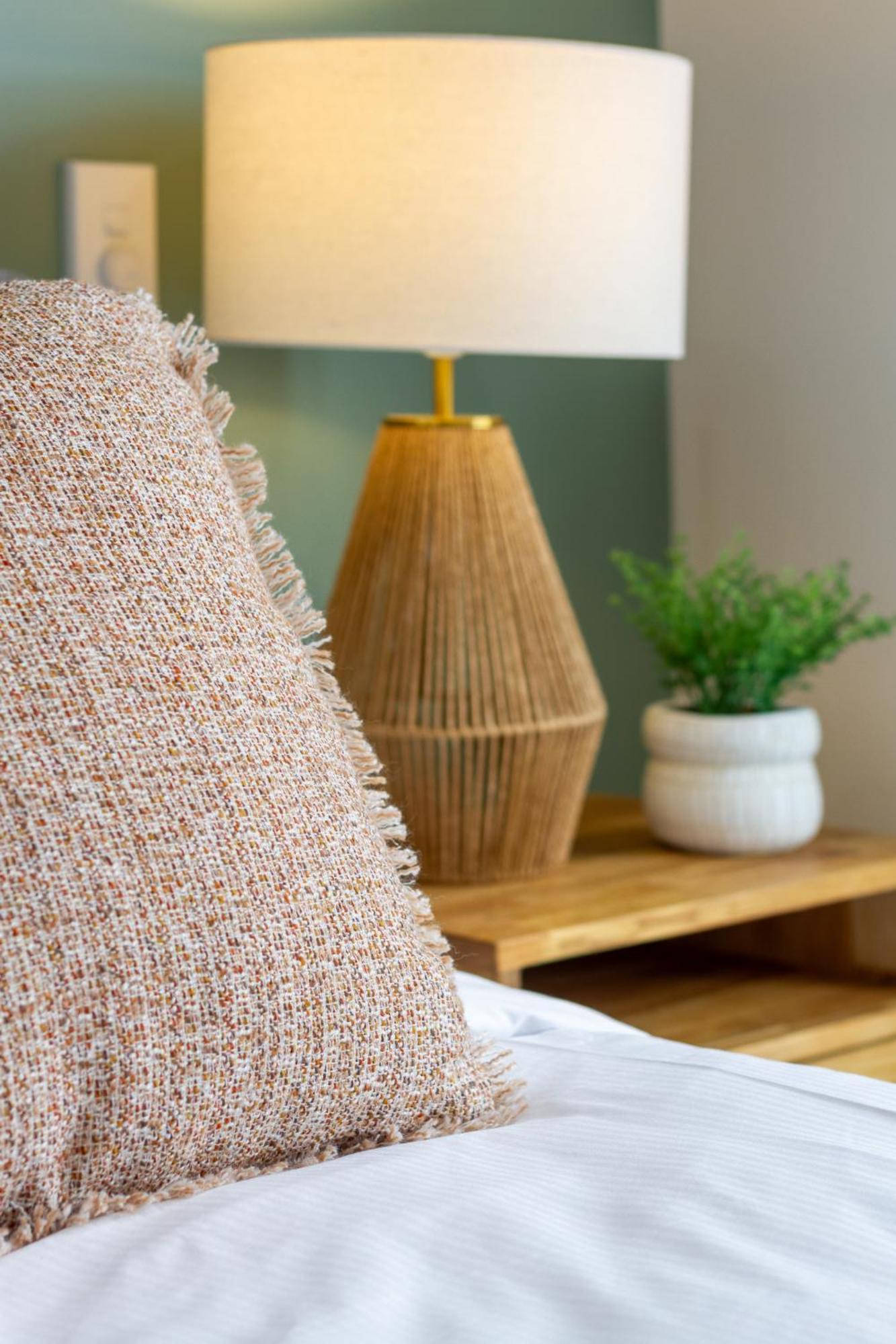 Modern City Lifestyle: 2 Bedroom 1 Bath Christchurch Eksteriør billede